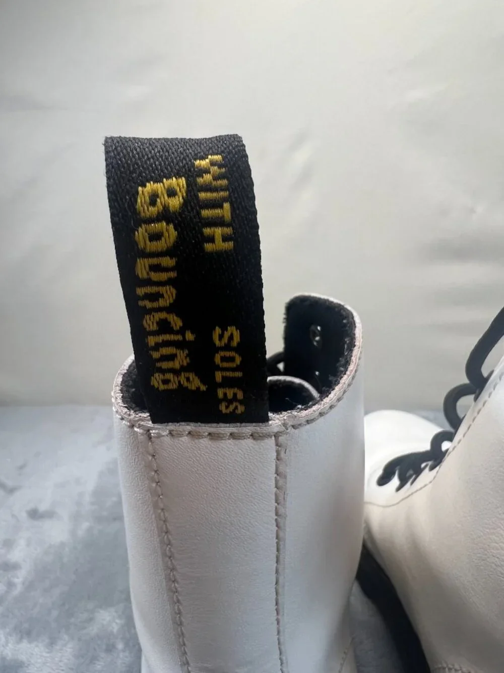 Dr Martens Luana AirWair white boot with yellow trim sz 8
